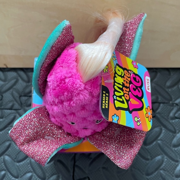 New Living On The Veg - #15 Dolly Plush Cornies Russ Series 2 Plush - Picture 4 of 7